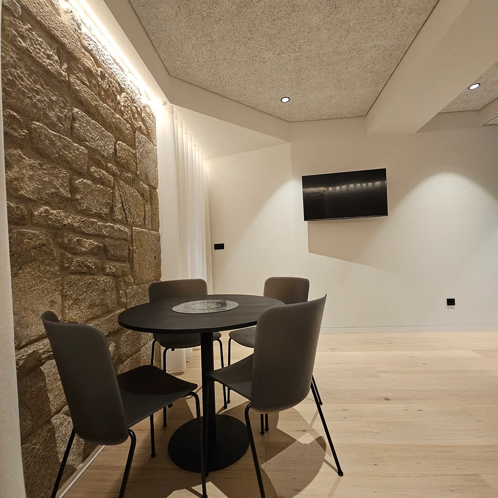 Interior del Estudio 23 de La Casa del Almirante en Baiona